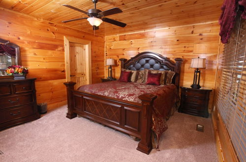 Foto 8 - Serenity Mountain Pool Lodge - Nine Bedroom Cabin