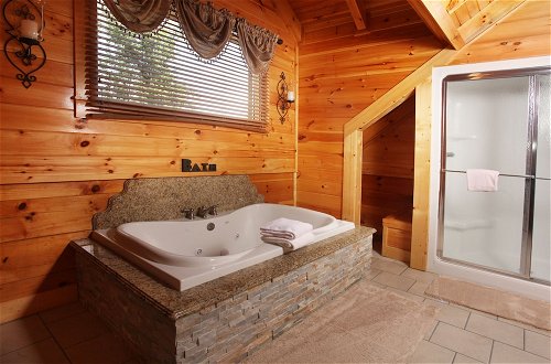 Photo 19 - Serenity Mountain Pool Lodge - Nine Bedroom Cabin