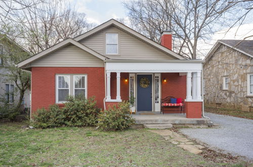 Photo 45 - Red Nashville Beauty 3BD/2BT - 12Min from Downtown