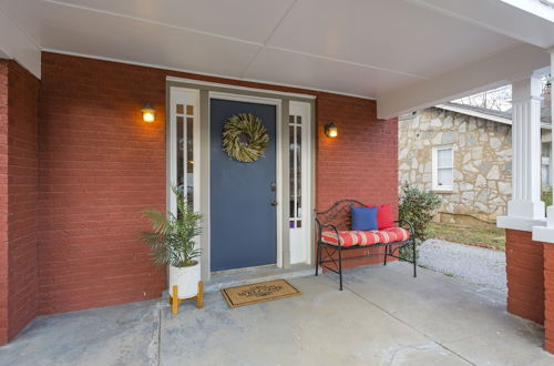 Photo 40 - Red Nashville Beauty 3BD/2BT - 12Min from Downtown