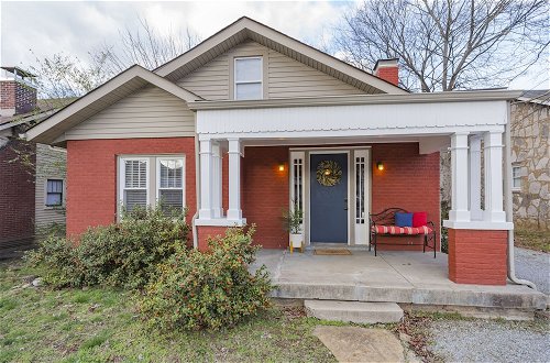 Photo 1 - Red Nashville Beauty 3BD/2BT - 12Min from Downtown