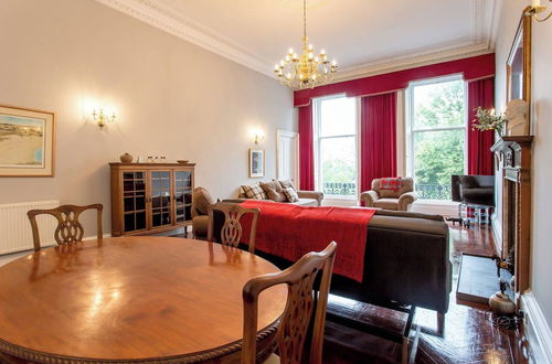 Photo 25 - JOIVY Doune Terrace Apartment: Edinburgh New Town Prime Location