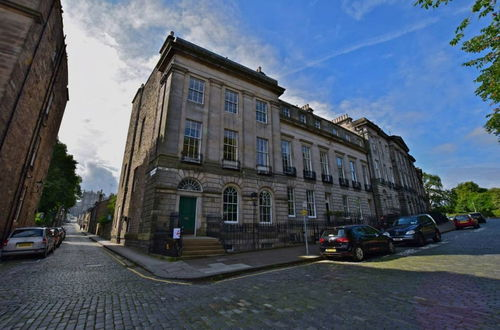 Photo 28 - JOIVY Doune Terrace Apartment: Edinburgh New Town Prime Location