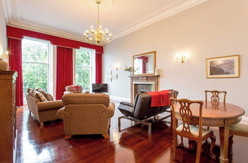 Photo 19 - JOIVY Doune Terrace Apartment: Edinburgh New Town Prime Location