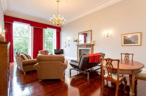 Photo 21 - JOIVY Doune Terrace Apartment: Edinburgh New Town Prime Location