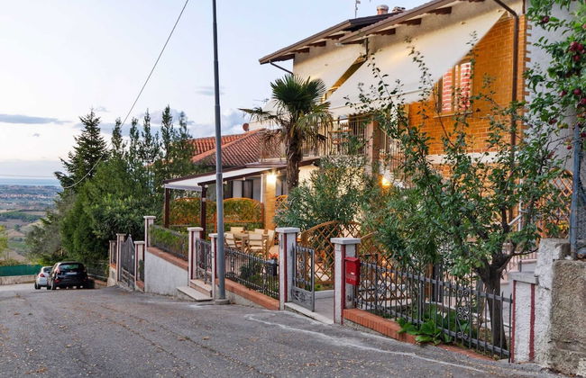 Belvilla by OYO Pleasant Apartment With Courtyard - Photo 23