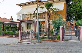 Photo 1 - Belvilla by OYO Pleasant Apartment With Courtyard