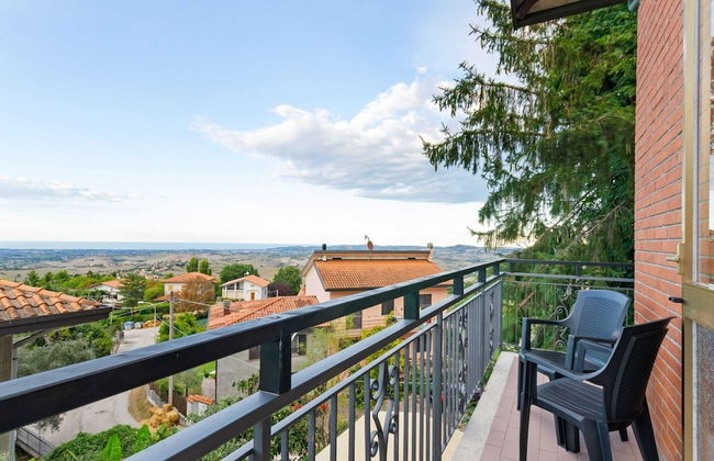 Belvilla by OYO Pleasant Apartment With Courtyard - Photo 32