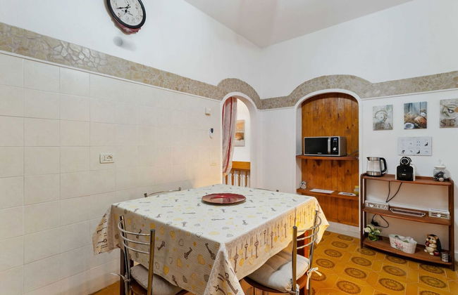 Belvilla by OYO Pleasant Apartment With Courtyard - Photo 22