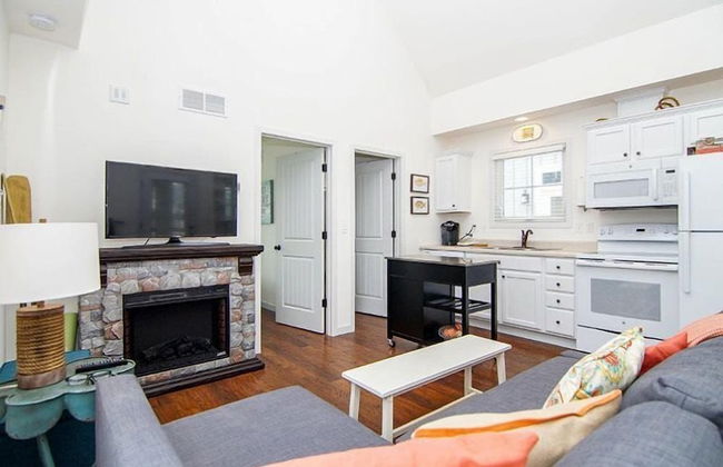 Captain`s Quarters - 179 Leeward Way, Cottage #6 - Photo 8