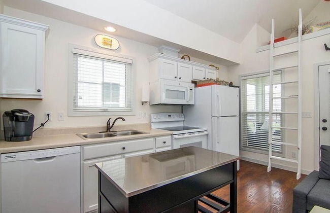 Captain`s Quarters - 179 Leeward Way, Cottage #6 - Photo 5