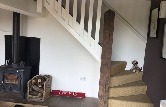 Impeccable Cottage Suitable for 2 Adults & 1 Child - Photo 16