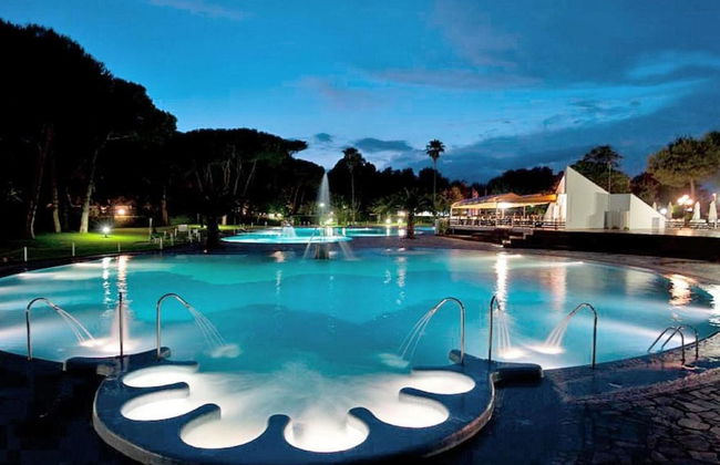 Chalet w/ Terrace & Pool - Foto 13