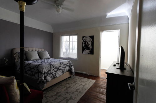 Photo 2 - Furnished Los Angeles Apartments