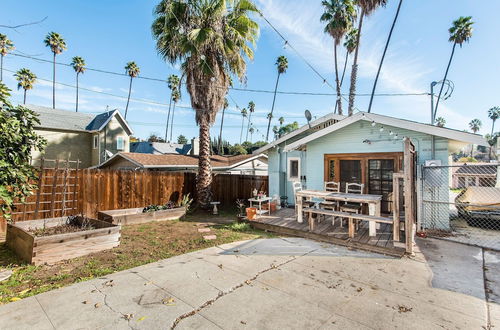 Foto 21 - Charming 2 Bedroom Bungalow in Silver Lake