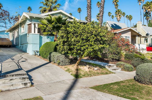 Photo 24 - Charming 2 Bedroom Bungalow in Silver Lake