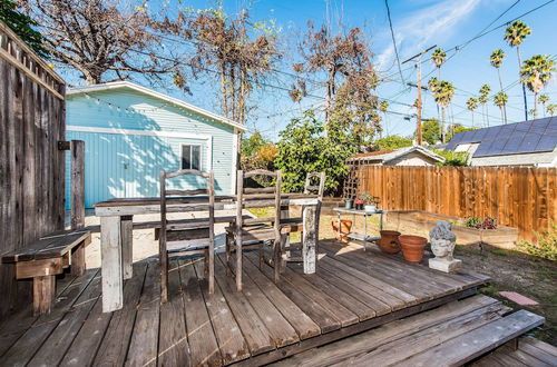 Photo 23 - Charming 2 Bedroom Bungalow in Silver Lake