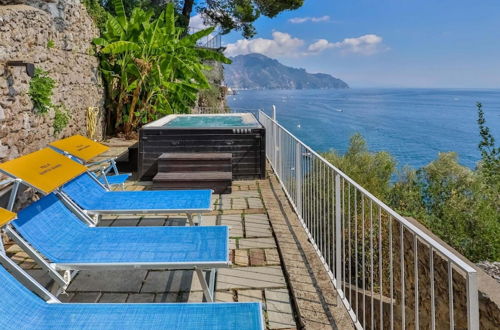 Photo 32 - Luxury Room With sea View in Amalfi ID 3929