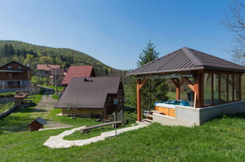 Photo 22 - Adorable Home With Pool & Hot Tub Surrounded by Beautiful Nature