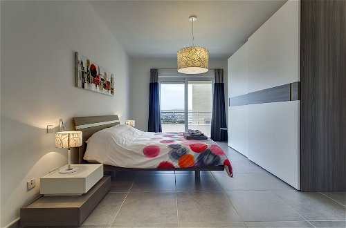 Foto 7 - Pure Luxury Apartment With Pool
