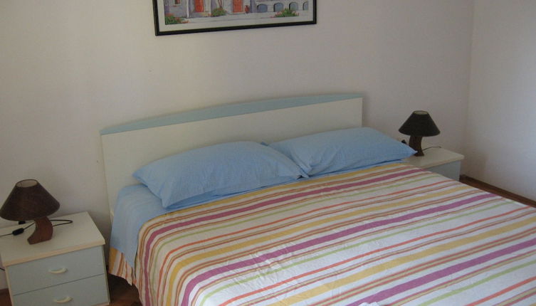 Foto 1 - Six Person Apartment With 2 Bedrooms Near the Beach in Pjescana Uvala