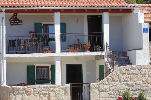 Foto 23 - Snug Holiday Home in Starigrad With Private Garden