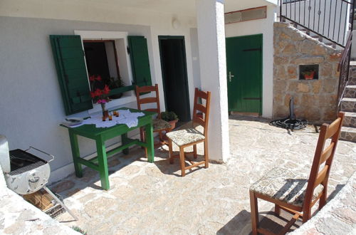 Photo 20 - Snug Holiday Home in Starigrad With Private Garden