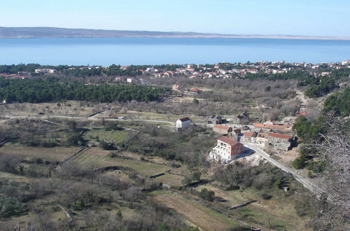 Photo 29 - Snug Holiday Home in Starigrad With Private Garden