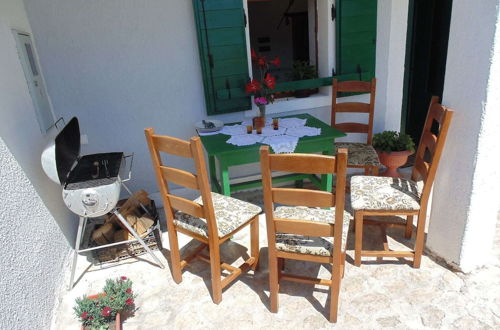 Photo 21 - Snug Holiday Home in Starigrad With Private Garden