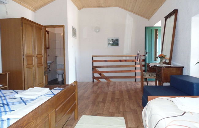 Holiday Home in Starigrad With Garden - Foto 5