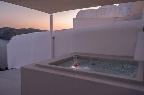 Photo 31 - Villa Dusk in Fira Santorini