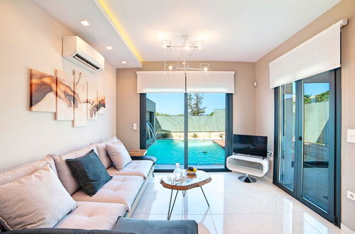 Photo 16 - Perla Villas with Heated Pool