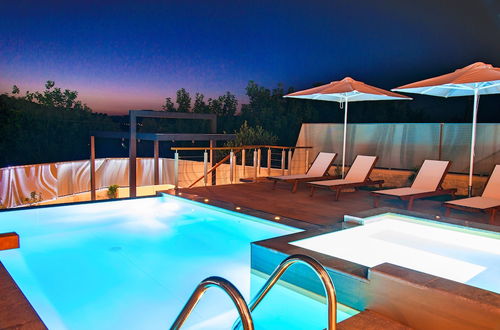 Photo 28 - Perla Villas with Heated Pool