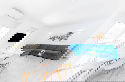 Photo 13 - Modern & Central Apt in Athens