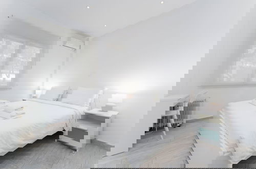 Photo 4 - Modern & Central Apt in Athens