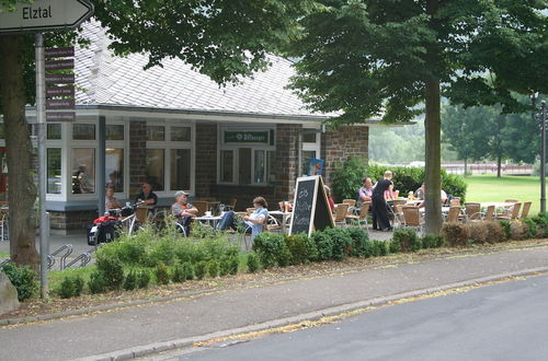 Photo 24 - A Modern Holiday Home for 2-5 People by the River Mosel