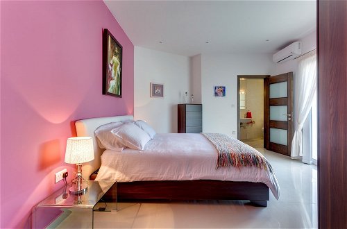 Photo 2 - Luxury 2 Bedroom Penthouse in St Julians
