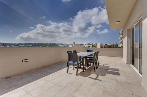 Foto 14 - Luxury 2 Bedroom Penthouse in St Julians