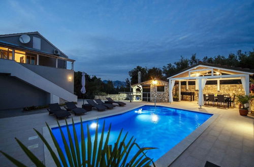 Photo 22 - Beautiful Holiday Home in Mali Iz With Pool