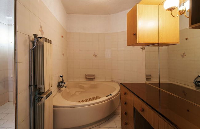 Spacious House - Photo 23