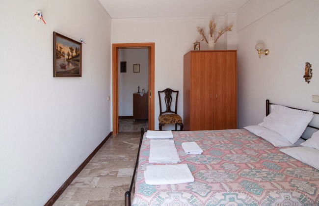 Spacious House - Photo 5