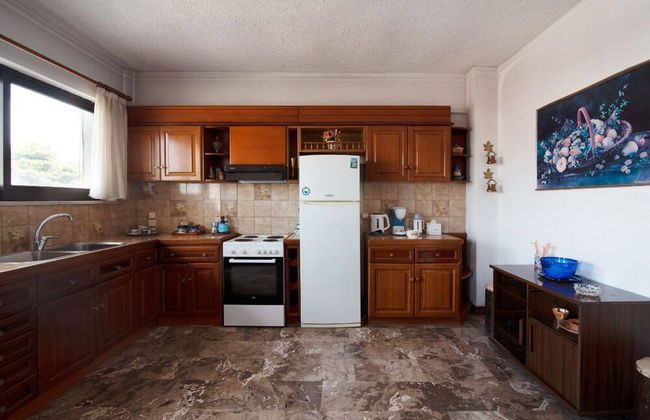 Spacious House - Photo 28