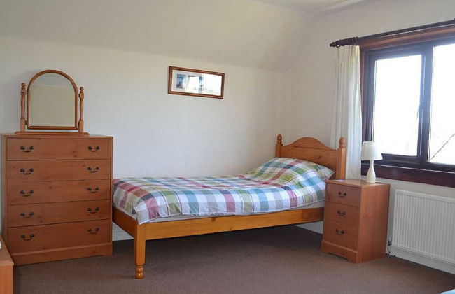 Spacious House - Photo 21