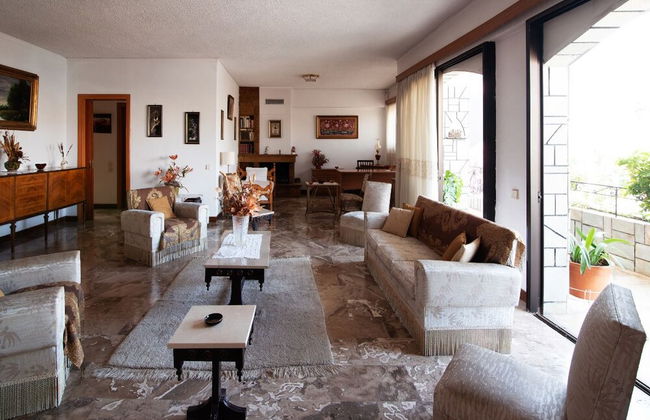 Spacious House - Photo 15