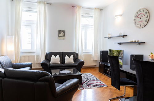 Photo 8 - Bright and Spacious 2bdr Apartment in Heart of Zagreb