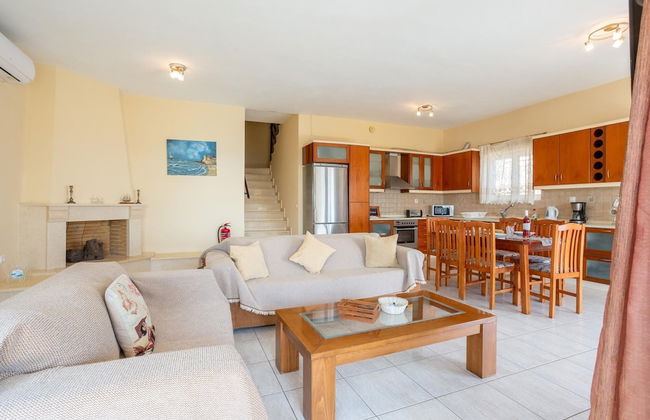 Villa Petros Large Private Pool Walk to Beach Sea Views A C Wifi Car Not Required - 180 - Foto 30