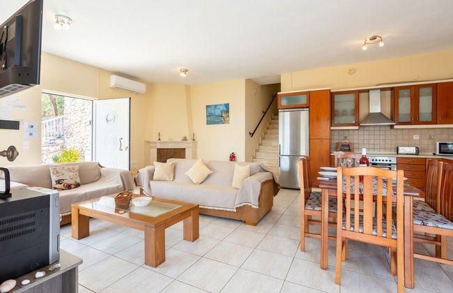 Villa Petros Large Private Pool Walk to Beach Sea Views A C Wifi Car Not Required - 180 - Foto 21