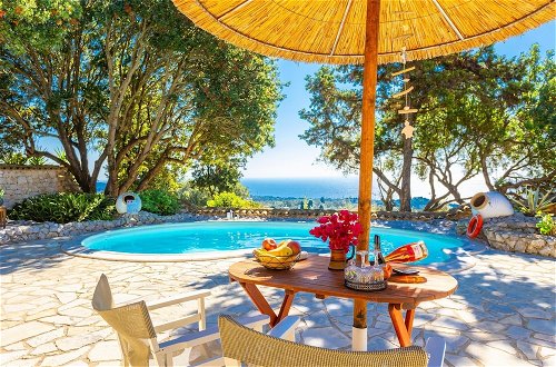 Foto 30 - Villa Nionios Large Private Pool Walk to Beach Sea Views A C Wifi - 1033