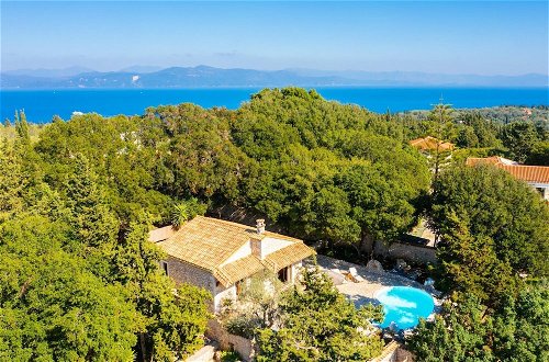 Foto 28 - Villa Nionios Large Private Pool Walk to Beach Sea Views A C Wifi - 1033