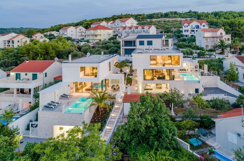 Photo 34 - Luxury Villa Soleil with Swimming Pool